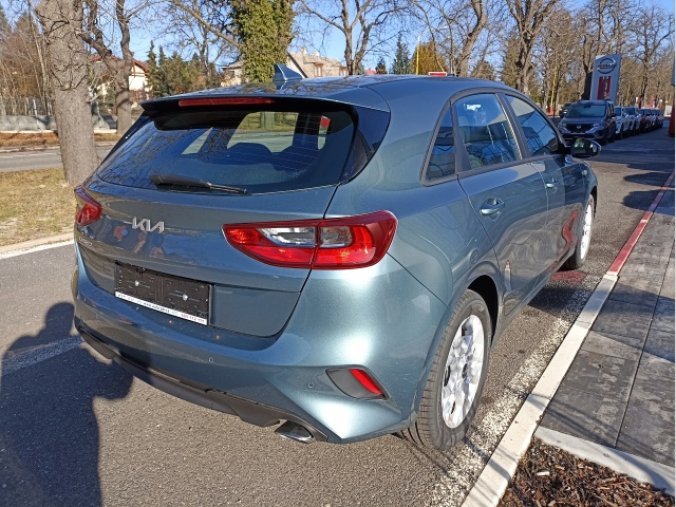 Kia Ceed, 1,5 T-GDi GPF SPIN, barva šedá