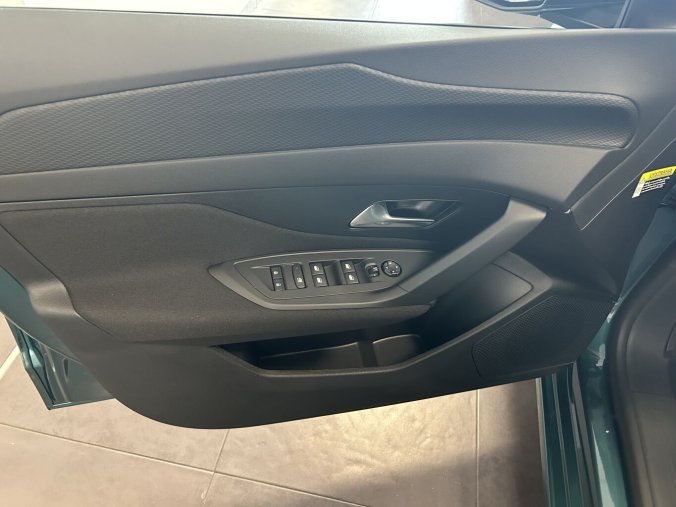 Peugeot 308, Peugeot 308 SW STYLE BlueHDi 130 S&S EAT8 + tažné, barva modrá