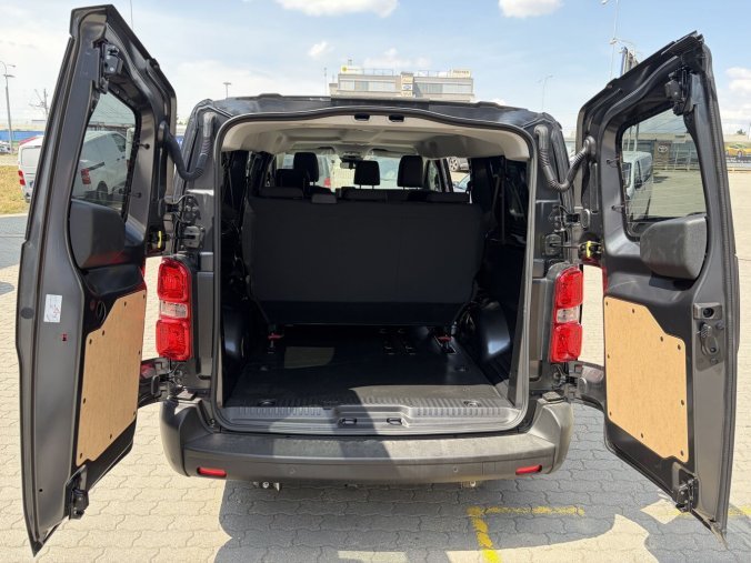 Peugeot Traveller, Peugeot Traveller Expert Combi L3 2.2 BlueHDi 150K MAN6- 9MÍST - TAŽNÉ - 3137, barva šedá