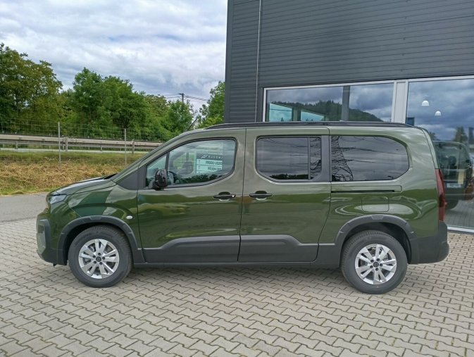 Peugeot Rifter, Peugeot Rifter LONG ALLURE BlueHDi 130 S&S EA, barva zelená