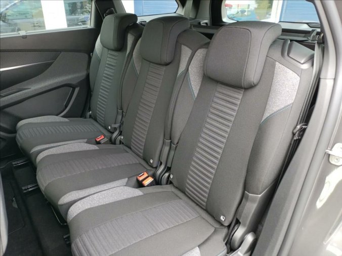 Peugeot 5008, Peugeot 5008 1,2 Active Pack  PureTech 130k MAN6, barva šedá