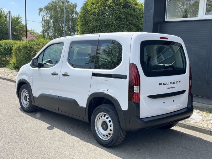 Peugeot Rifter, Peugeot Rifter LONG ALLURE BlueHDi 130 S&S EAT8, barva bílá