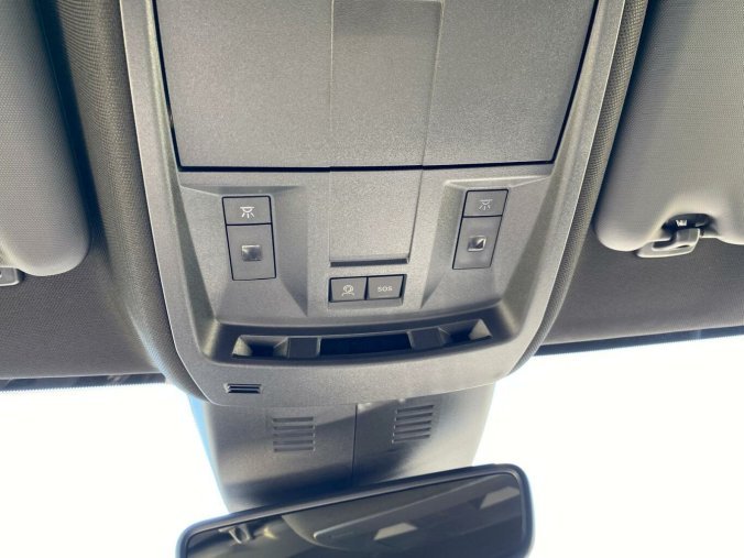 Peugeot 5008, Peugeot 5008 ALLURE Hybrid 145 e-DCS6, barva šedá