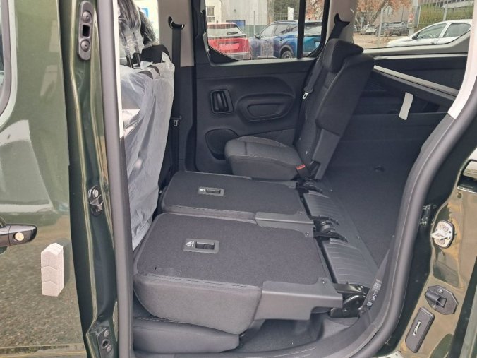 Peugeot Rifter, Peugeot Rifter LONG ALLURE BlueHDi 130 S&, barva zelená