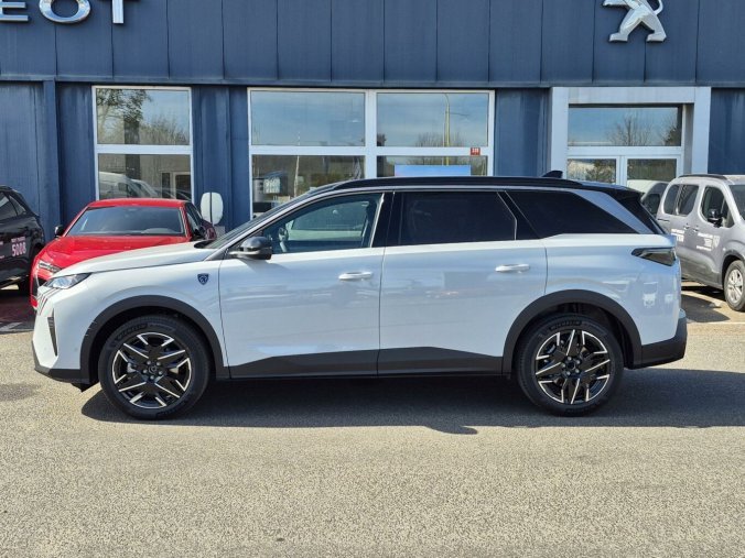 Peugeot 5008, Peugeot 5008 GT Hybrid 136 e-DCS6, barva bílá