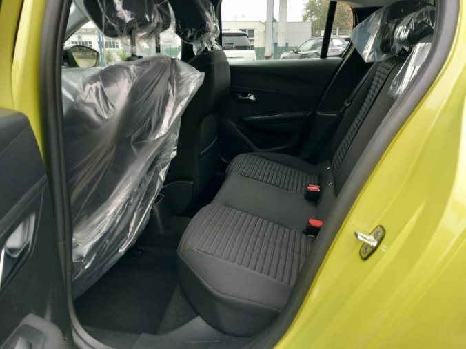 Peugeot 208, Peugeot 208 Active PureTech 75 S&S MAN5, barva žlutá