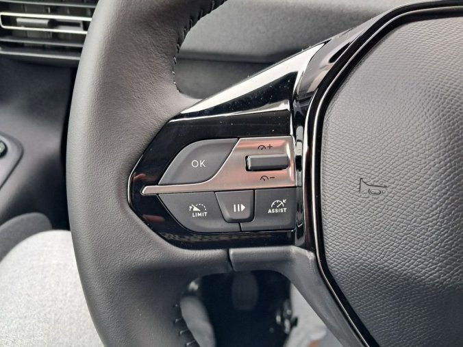 Peugeot Rifter, Peugeot Rifter LONG ALLURE BlueHDi 130 S&, barva zelená