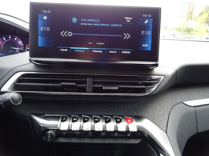 Peugeot 3008, Peugeot 3008 ALLURE PACK 1.2  130k EAT8, barva červená