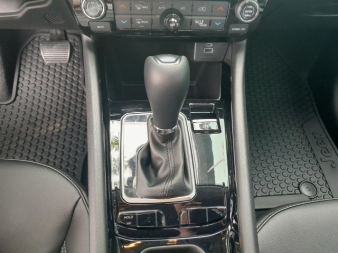 Jeep Compass, 1.5 130 PS NIGHT EAGLE Automat, barva červená