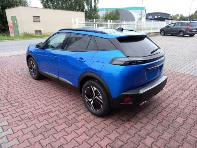 Peugeot 2008, Peugeot 2008 ALLURE 1.2 PureTech 7 let zár., barva modrá