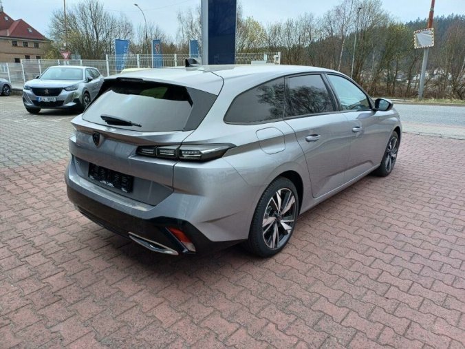Peugeot 308, Peugeot 308 SW Allure BlueHDi 7 let zár., barva šedá