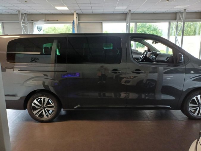 Peugeot Traveller, Peugeot Traveller ALLURE 2.2 BlueHDi 180k EAT8, barva šedá