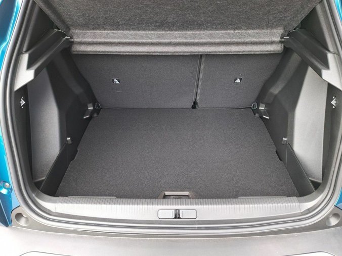 Peugeot 2008, Peugeot 2008 ALLURE PureTech 130  EAT8, barva modrá