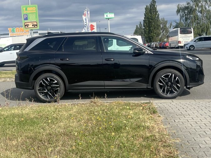 Peugeot 5008, Peugeot 5008 ALLURE Hybrid 145 e-DCS6, barva černá