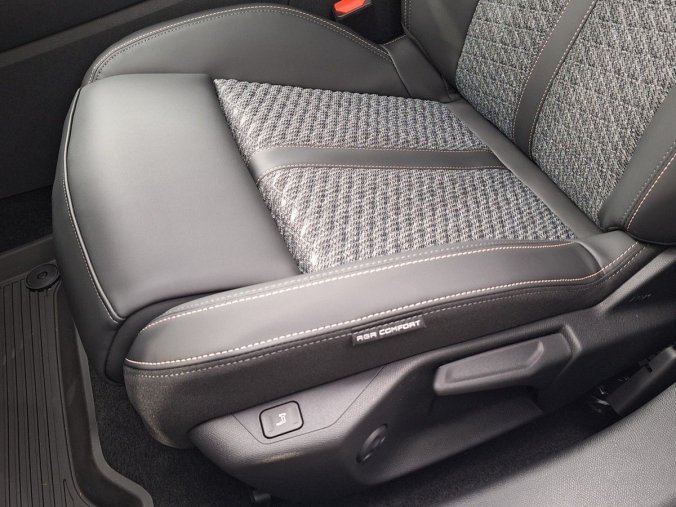 Peugeot 308, Peugeot 308 SW ALLURE 1.5 BHDi 130k EAT8, barva bílá