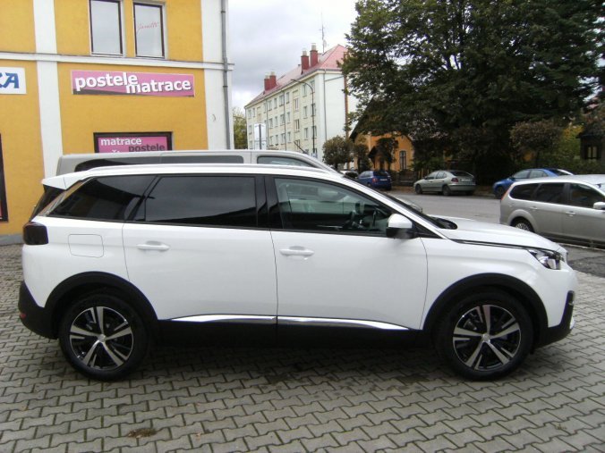 Peugeot 5008, 5008 ALLURE 1.2 PureTech 130 S&S man6, barva bílá