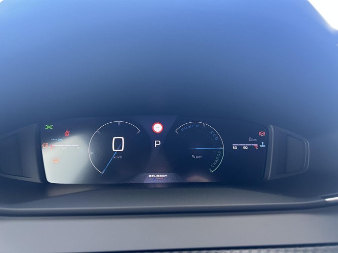 Peugeot 208, Peugeot 208 ALLURE Hybrid 110 e-DCS6, barva zelená