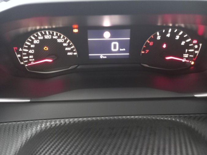 Peugeot 2008, Peugeot 2008 BUSINESS Turbo 100k MAN6, barva bílá
