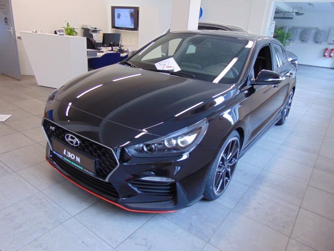 Hyundai i30, 2,0 T-GDI E-CVVT 202 kW (95 NAT) 6 st. man, barva černá