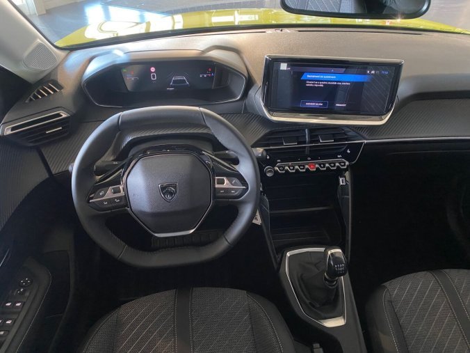 Peugeot 208, Peugeot 208 ALLURE PureTech 100 MAN6 - 2638, barva žlutá