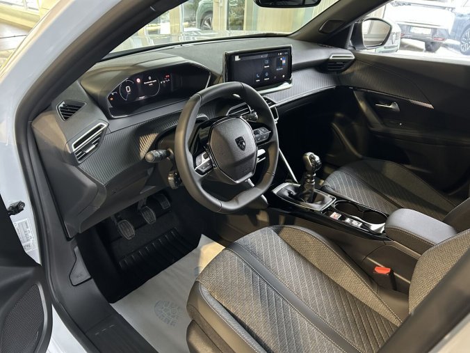 Peugeot 2008, Peugeot 2008 ALLURE PureTech 100k MAN6, barva bílá