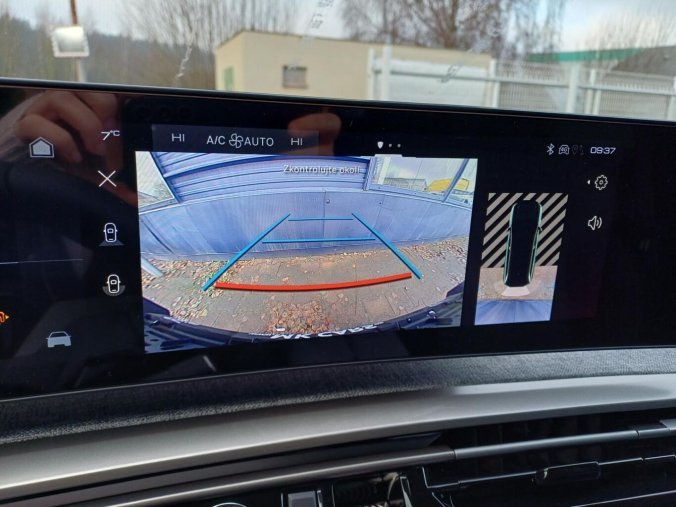 Peugeot 5008, Peugeot 5008 BUSINESS Hybrid 145 e-DCS6, barva modrá