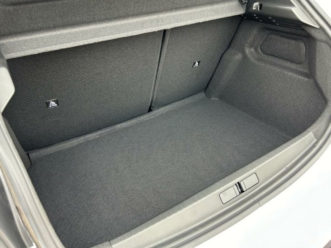 Peugeot 208, Peugeot 208 STYLE PureTech100 MAN6, barva bílá