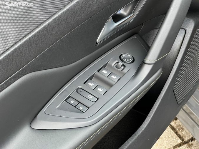Peugeot 308, Peugeot 308 SW GT Hybrid 136 e-DCS6, barva šedá