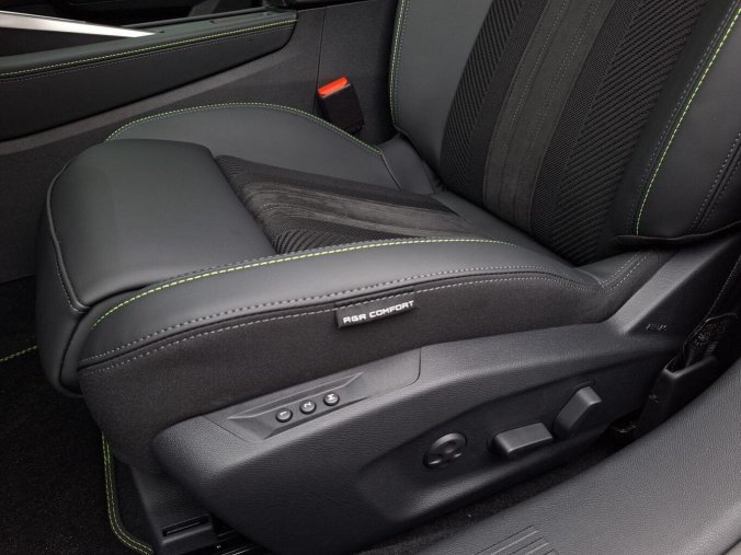 Peugeot 308, Peugeot 308 SW GT Hybrid 145 e-DCS6, barva červená