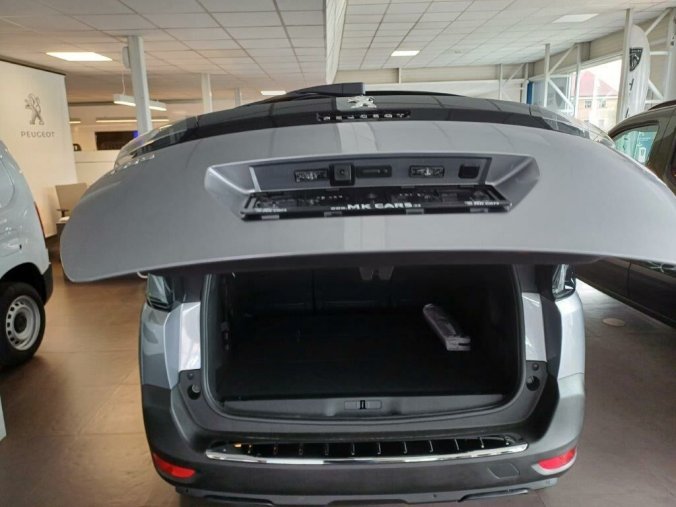 Peugeot 5008, Peugeot 5008 Allure Pack BlueHdi 130k EAT8, barva šedá