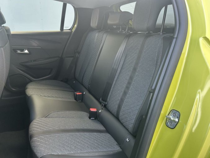 Peugeot 208, Peugeot 208 ALLURE Elektromotor 100 kW/136, barva zelená