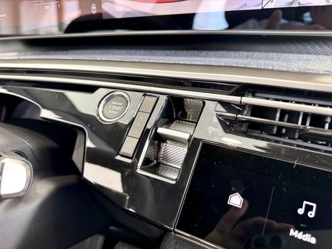 Peugeot 3008, Peugeot 3008 ALLURE Hybrid 136k, Automat, barva černá