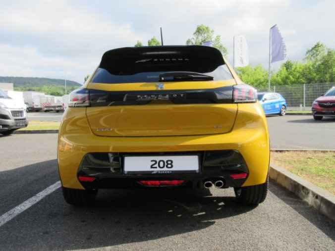Peugeot 208, GT 1.2 PureTech 130k EAT8, barva žlutá