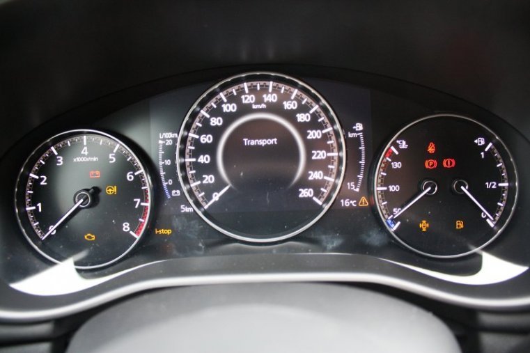 Mazda 3, SKYACTIV-G, barva červená
