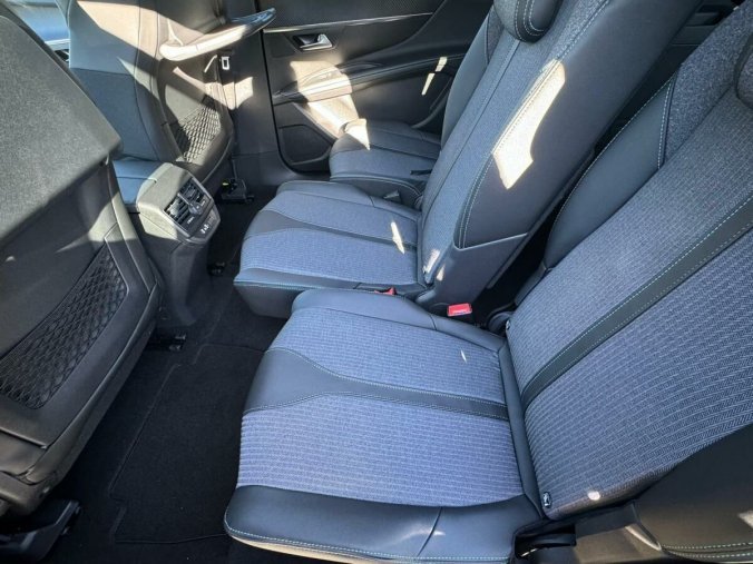 Peugeot 5008, Peugeot 5008 ALLURE PACK BlueHDi 130 EAT 8, barva šedá