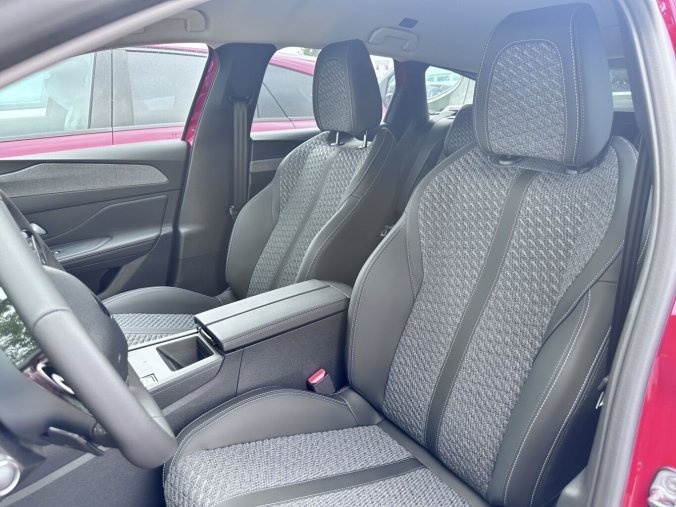 Peugeot 308, Peugeot 308 SW ALLURE BlueHDi 130 EAT8, barva červená