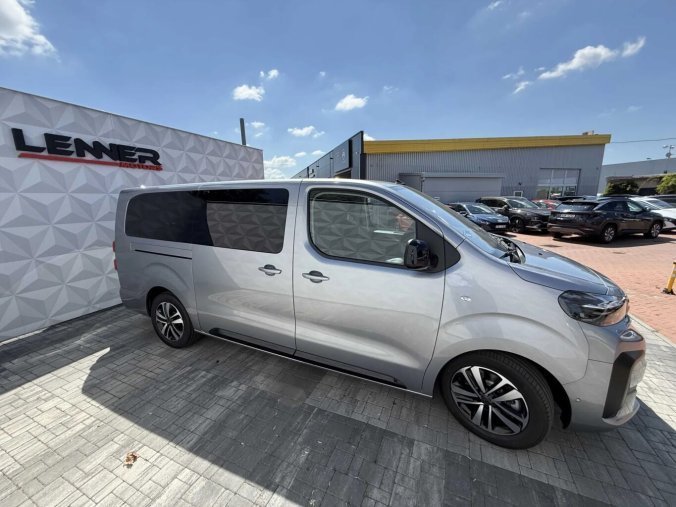 Peugeot Traveller, Peugeot Traveller Allure L3 (Long) 2.2 BlueHDi 180 AT, barva šedá
