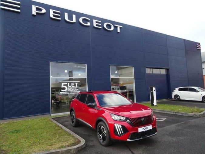 Peugeot 2008, Peugeot 2008 ALLURE Hybrid 145k e-DCS6, barva červená