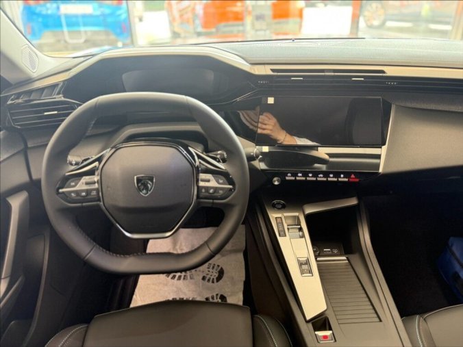 Peugeot 408, Peugeot 408 1,2 Hybrid 136 e-DCS6  ALLURE, barva bílá