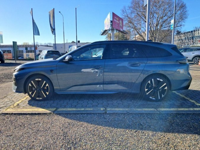 Peugeot 308, Peugeot 308 SW GT BlueHDI 130 S&S EAT8, barva modrá