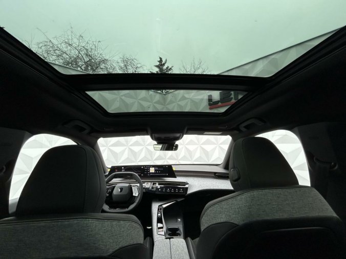 Peugeot 5008, Peugeot 5008 GT Hybrid 145 e-DCS6, barva stříbrná