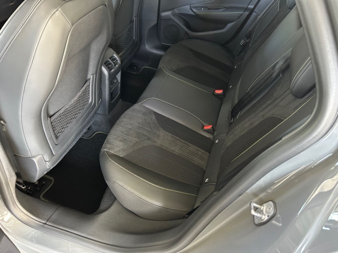 Peugeot 308, Peugeot 308 SW GT Hybrid 145 e-DCS6, barva šedá