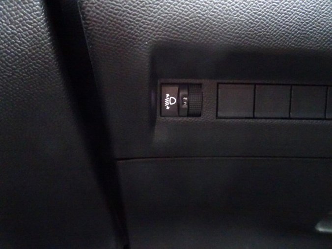 Peugeot 208, Peugeot 208 STYLE PureTech 100k MAN6, barva žlutá