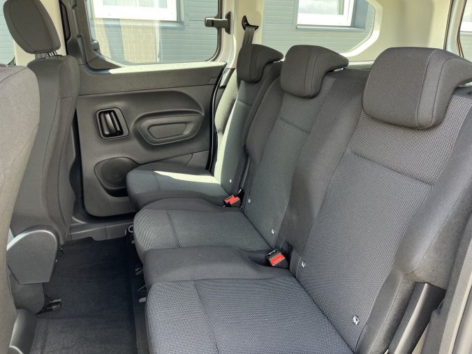 Peugeot Rifter, Peugeot Rifter LONG ACTIVE BlueHDi 100 MAN6 s homologací N1, barva bílá