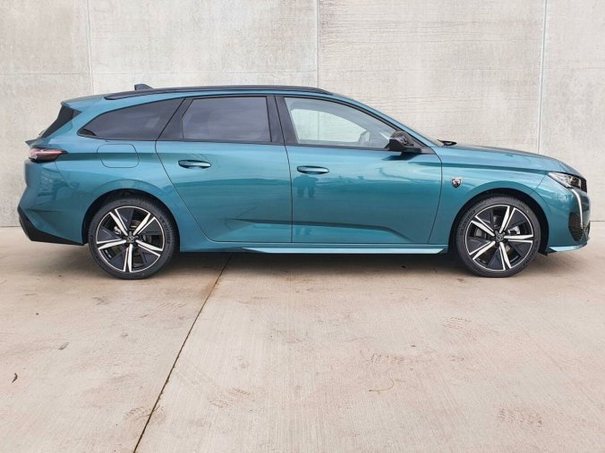 Peugeot 308, Peugeot 308 SW GT BlueHDi 130 S&S EAT8, barva modrá