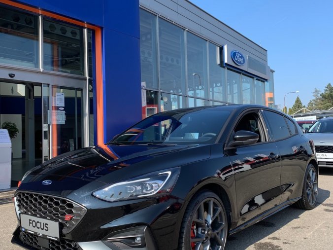 Ford Focus, ST Plus, 5dveřová, 2.3 EcoBoost 206 kW/280 k, 6st. manuální, barva černá