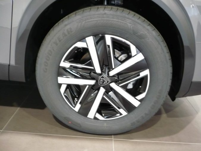 Peugeot 2008, Peugeot 2008 Active, 100k, MT6, barva šedá