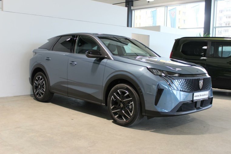 Peugeot 3008, Peugeot 3008 ALLURE Hybrid 136 e-DCS6, barva modrá