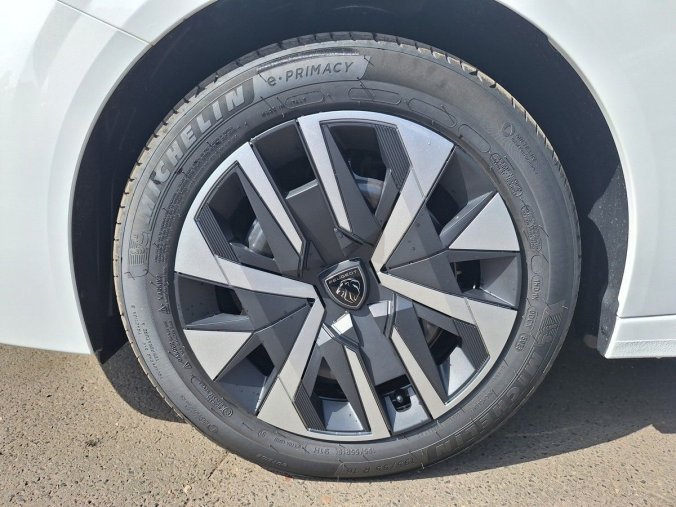 Peugeot 208, Peugeot 208 BUSINESS 1.2 TURBO 100k MAN6, barva bílá