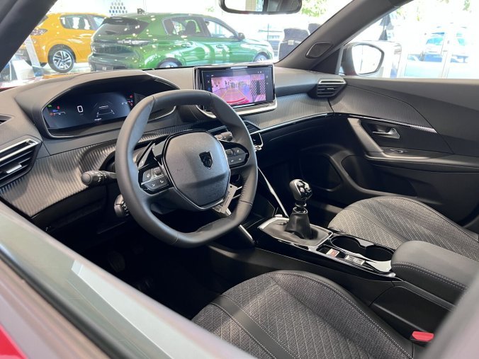 Peugeot 2008, Peugeot 2008 ALLURE 100k, 7 let záruka, barva červená